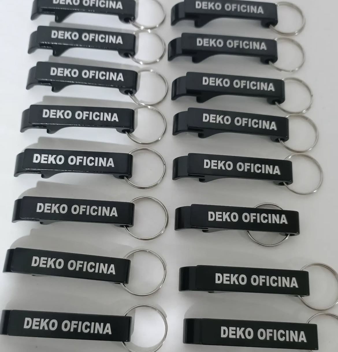 Garrafas Termica Personalizado Com seu logomarca. Kit com 100 Unidades Venha Conferir diversos modelos